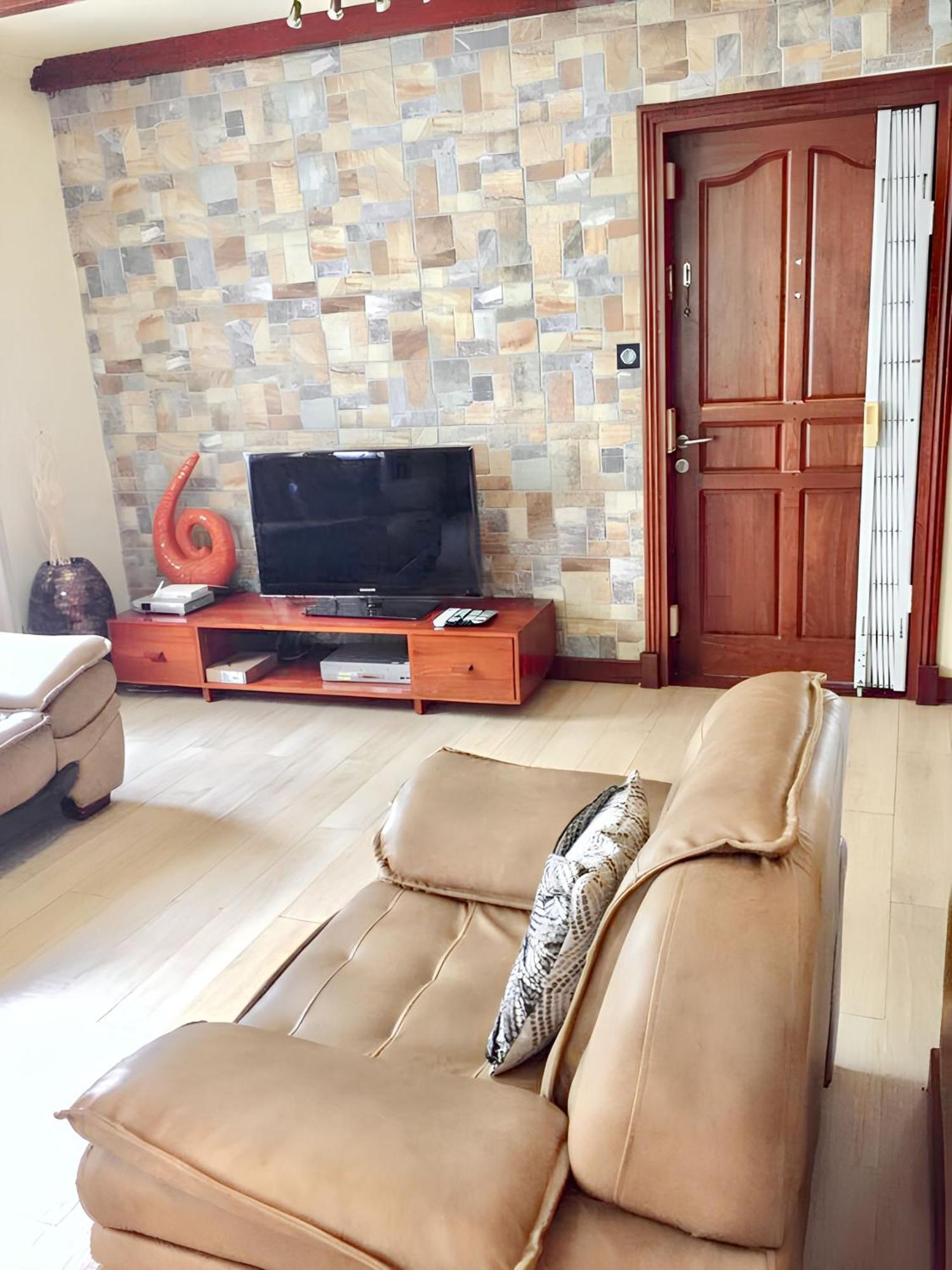 Spacious House In Flic En Flac With Shared Pool المظهر الخارجي الصورة