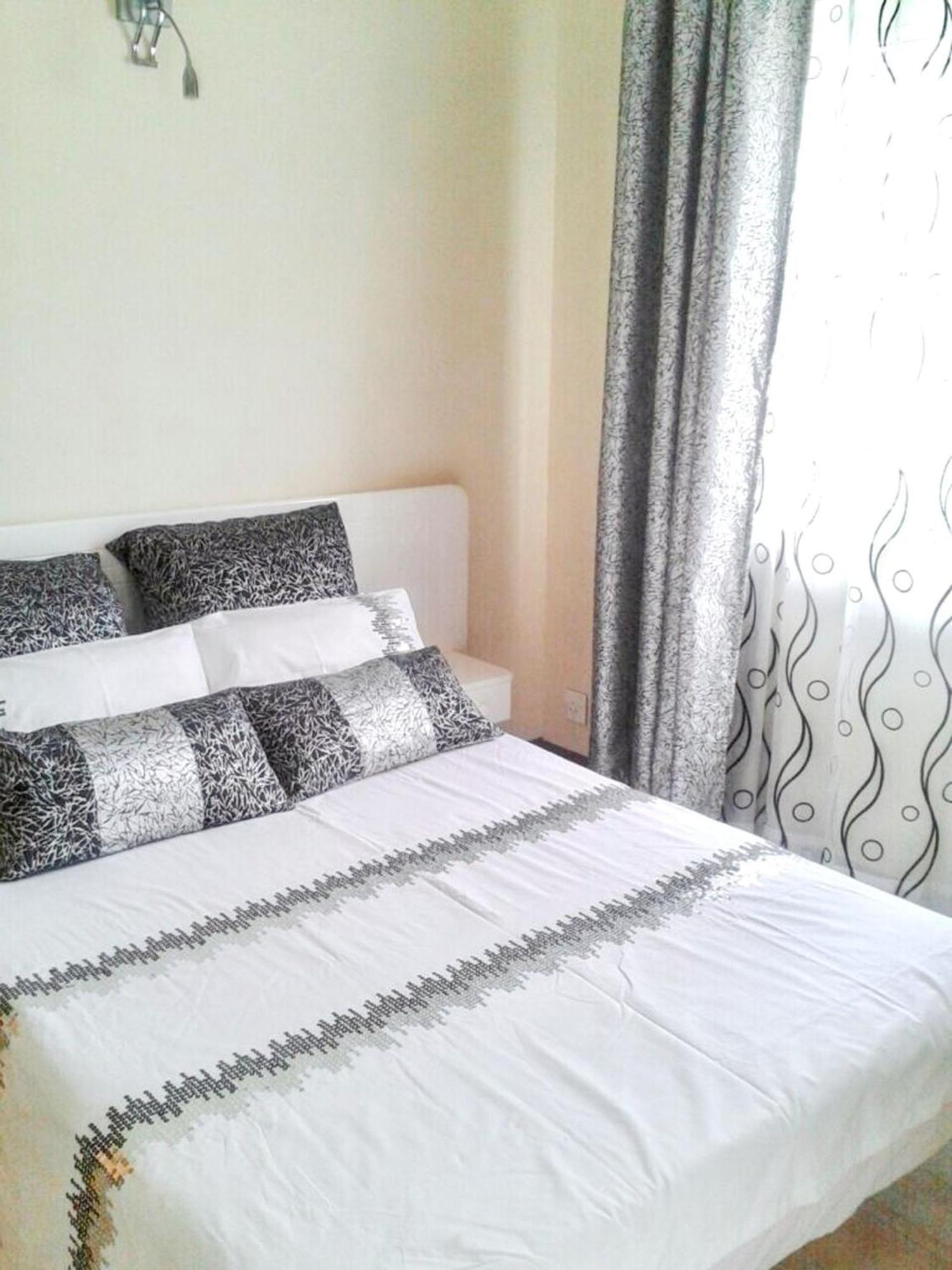 Spacious House In Flic En Flac With Shared Pool المظهر الخارجي الصورة