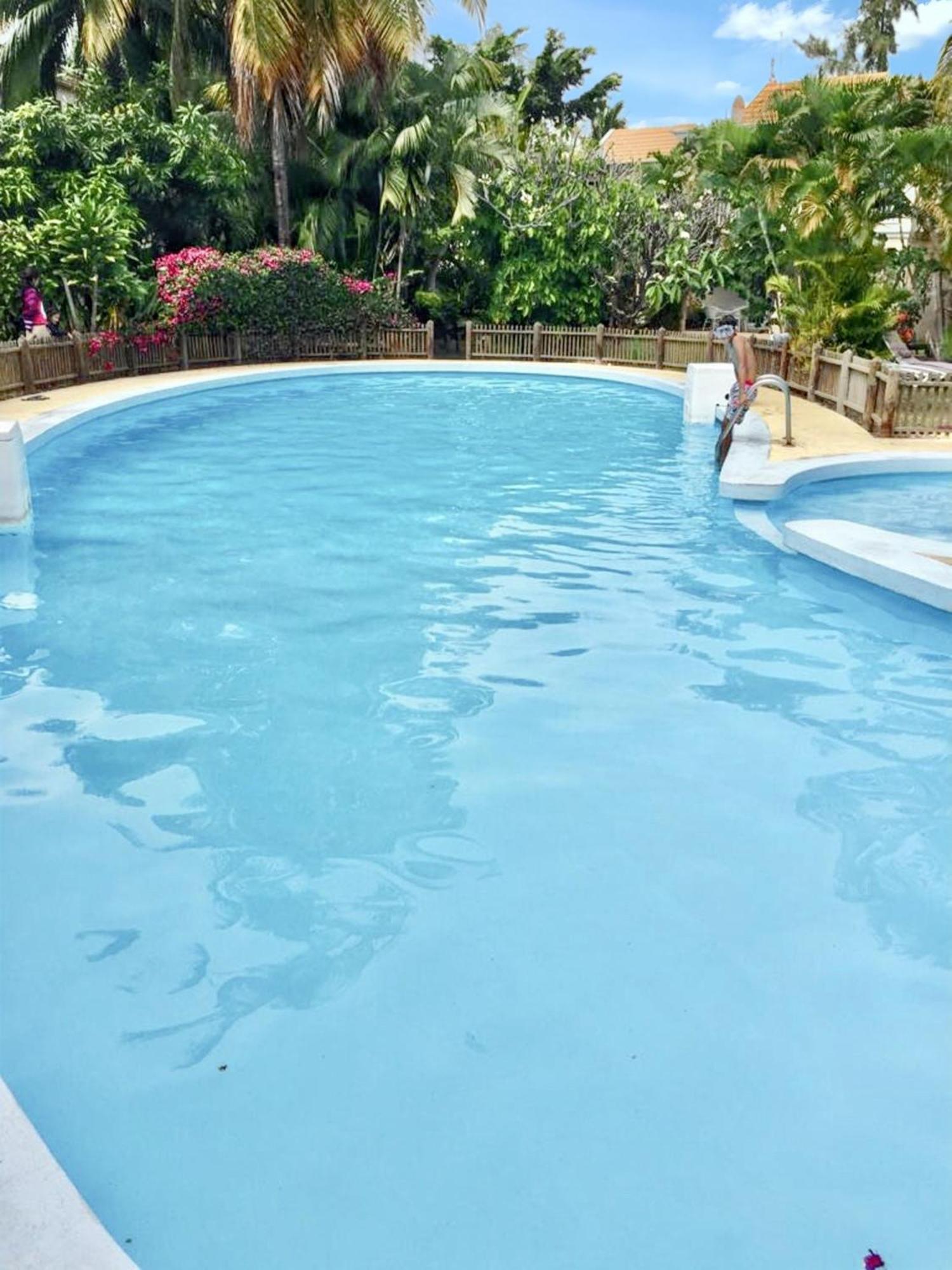 Spacious House In Flic En Flac With Shared Pool المظهر الخارجي الصورة